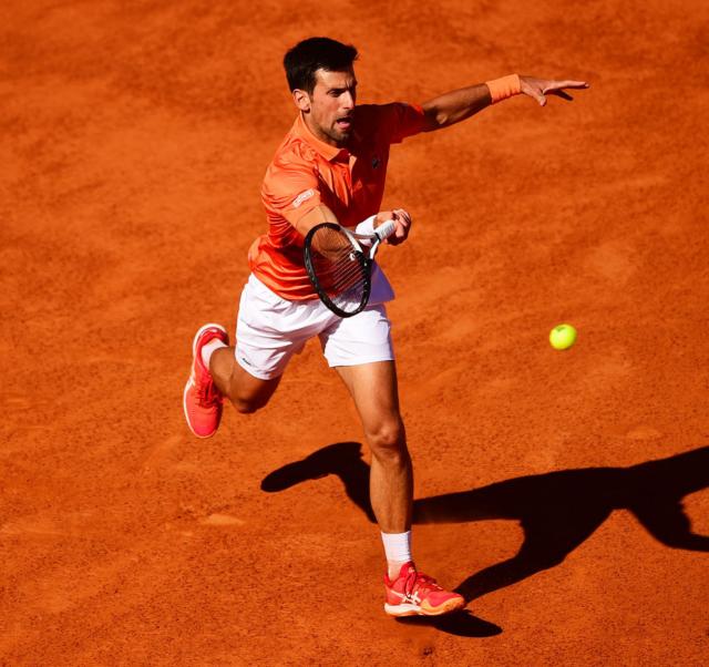 乐鱼体育全站-德约守住法网头号种子 罗马半决赛冲击第1000胜!